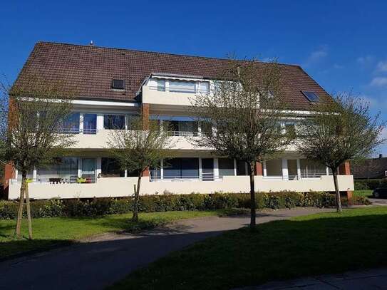 große Dachgeschosswohnung mit Sonnenbalkon