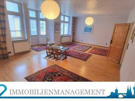 Gepflegte 3-Zimmer Altbauwohnung mit Balkon in Innenstadtlage zu verkaufen!