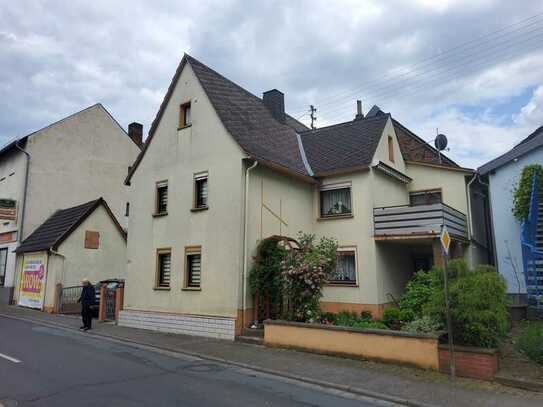 Preiswertes Wohnhaus mit Scheune und Nebengebäuden in Hadamar-Niederhadamar