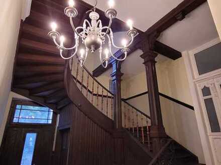 Repräsentative 3-Zimmer-Wohnung in elegantem Stilaltbau am schönen Wilhelmsplatz in OF