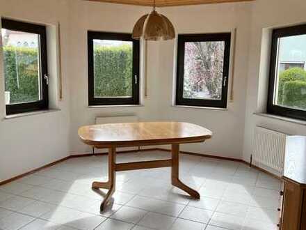 Helle 4,5-Zimmer-Wohnung mit großer Terrasse und eigenem Garten
