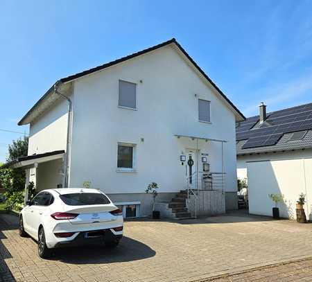 Neuwertiges Einfamilienhaus m. Einliegerwohnung, luxuriöser Ausstattung in Neuried, PROVISIONSFREI!