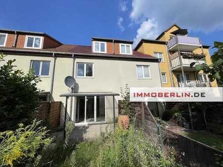 IMMOBERLIN.DE - Attraktives Reihenhaus mit Südgarten in familiärer Lage