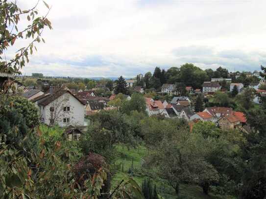 Abrissgrundstück in herrlicher Aussichtslage mit Baumbestand