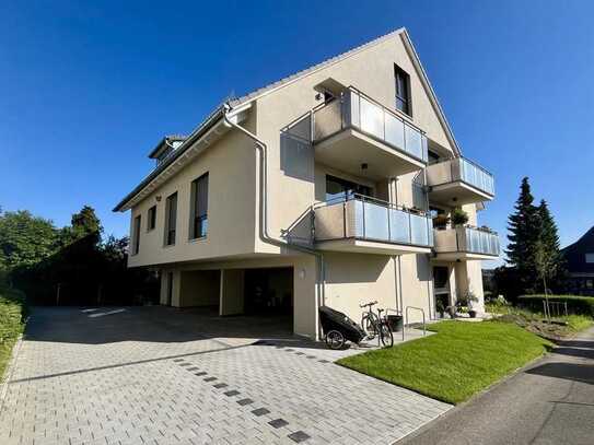 Lichtdurchflutete, offen geschnittene Maisonette-Wohnung mit einem traumhaften Blick ins Grüne