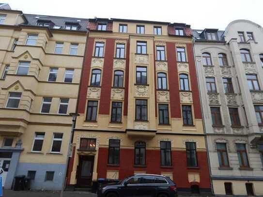 große helle 3 Zimmer Wohnung zentrale Lage mit Balkon