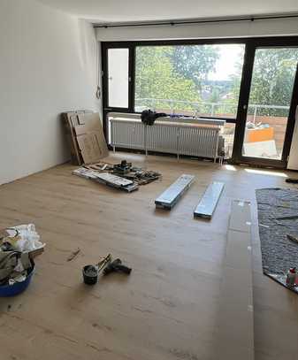 Schöne 2-Zimmer-Wohnung mit Balkon und Einbauküche in Dobel