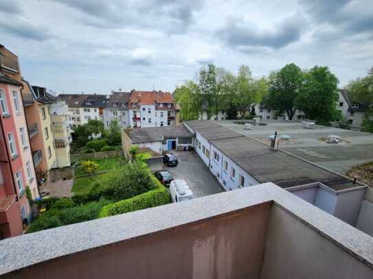 18qm WG-Zi. mit Balkon in heller, frisch renovierter 2er WG in Essen-Holsterhausen (Nebenk. inkl.)