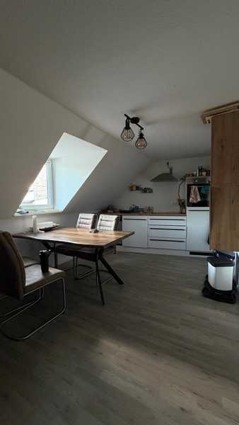                                                               Sanierte 4 Zimmer-Wohnung                                                       in Kastel (Wiesbaden)