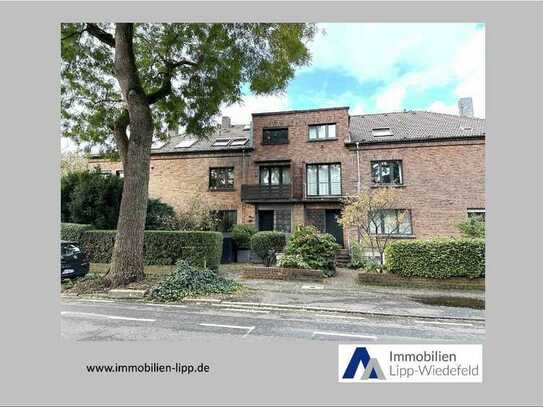 Gepflegte Stadtvilla als Mehrgenerationenhaus in sehr guter Wohnlage von Krefeld-Bockum