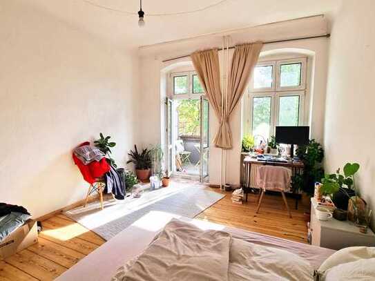 Schöne 2-Zimmer-Altbau-Wohnung mit Süd-Balkon und Originaldielen im Körnerkiez im Herzen Neuköllns