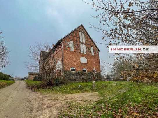 IMMOBERLIN.DE - Mehrfamilienhaus mit Südwestgarten & sehr viel Potenzial in ländlicher Lage