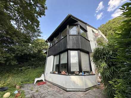 "Haus-im -Haus"! Attraktive, helle Maisonettewohnung mit drei Balkonen im schönen Bonn-Ippendorf!