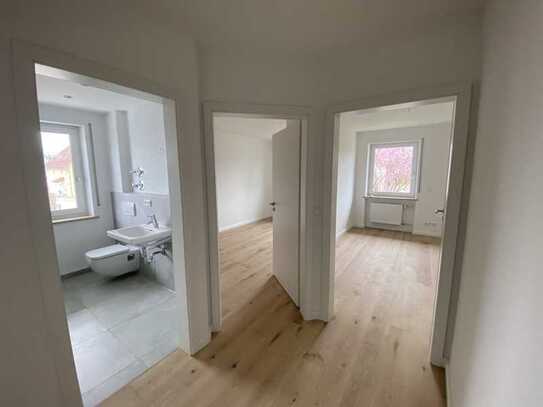 Sanierte TOP Wohnung! 4-ZKB! Gäste-WC und Balkon! Modernes Haus