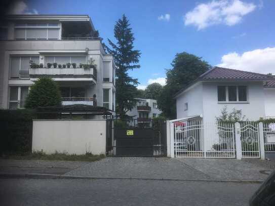 "Tiefgaragenstellplatz in gehobener Wohnanlage in Berlin - Charlottenburg"