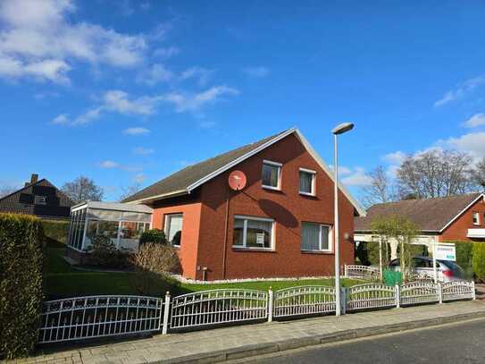 Sehr gepflegtes Haus mit Garten in ruhiger Lage in Moormerland, Einliegerwohnung möglich