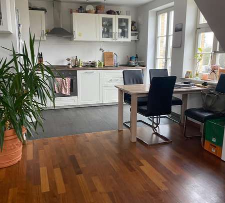 Wunderschöne 3-Zimmer-Dachgeschosswohnung mit Balkon und EBK im Proviantbachquartier Augsburg