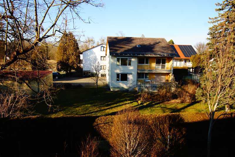 Zweifamilienhaus zum Ausbau zum Dreifamilienhaus mit weiterer Baureserve zu Verkaufen