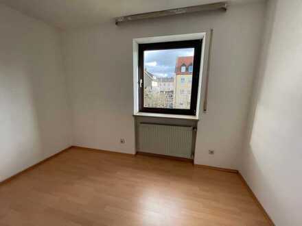 kleines 9m² Zimmer (WG-Gründung) in zentraler Lage zu Audi, Westpark, Altstadt ..