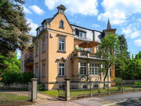 Ihr Altersruhesitz in 1A-Lage am Großen Garten - Villenwohnung mit Balkon, Parkett, Carport.