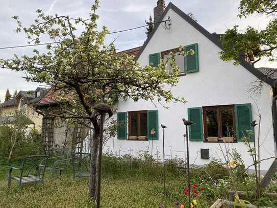 Malerisches 7-Raum-Einfamilienhaus mit EBK und Traumgarten - Befristet bis 12/26