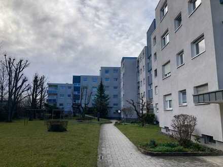 3-Zimmer-Wohnung mit 2 Balkonen und EBK in Möglingen