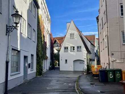 Historisches Mehrfamilienhaus in der Altstadt: Wohnanlage mit 9 Wohneinheiten im zeitlosem Charme