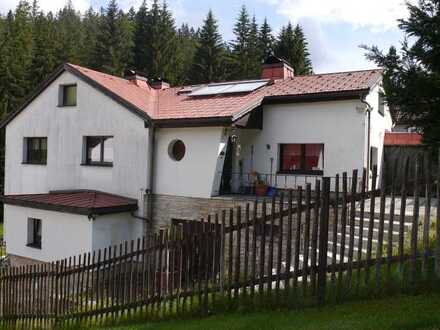 Einfamilienhaus mit Einliegerwohnung in Schleusingerneuendorf