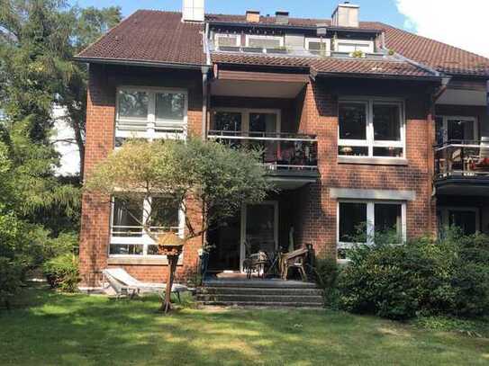 Traumhafte Lage: lichtdurchflutete Wohnung in Sülldorf mit Balkon und Gartenblick