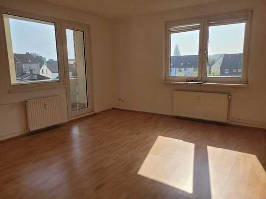 *Balkon* 3-Zimmer-Wohnung