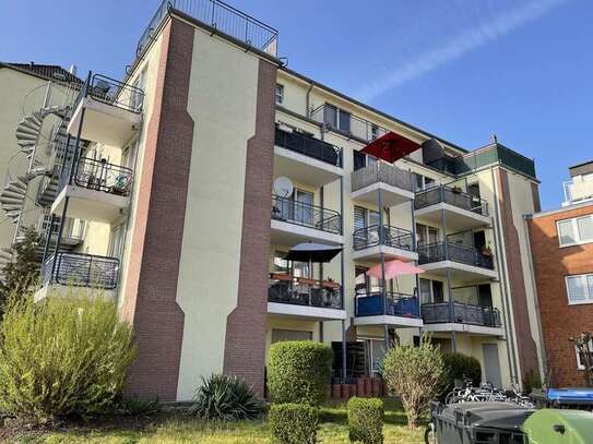 Erstbezug nach Sanierung, 2-Zimmer-Wohnung, Bad+Küche neu, mit Terrasse, TG in Düsseldorf