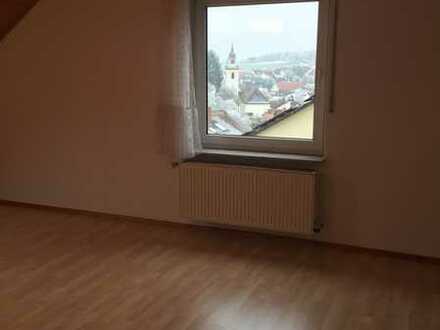 Gepflegte 4-Raum-DG-Wohnung mit Einbauküche in Kaiserslautern-Erfenbach