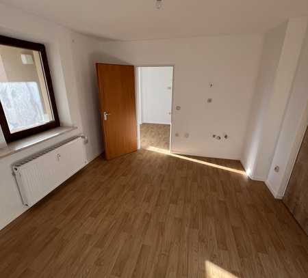 Freies 2-Zimmer-Apartment in Regensburg-Gewerbepark