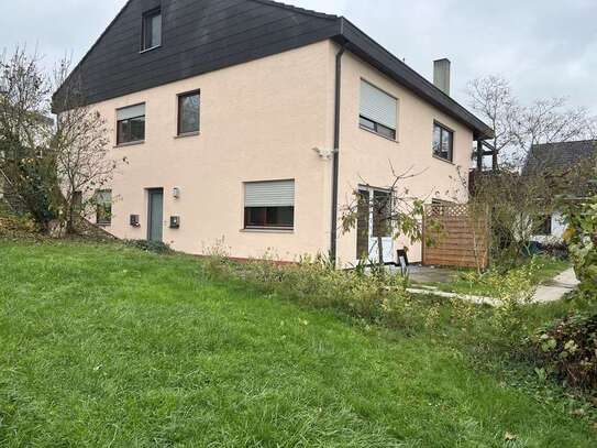 Stilvolle 1,5-Zi.-Wohnung mit Terrasse und EBK in Ditzingenn