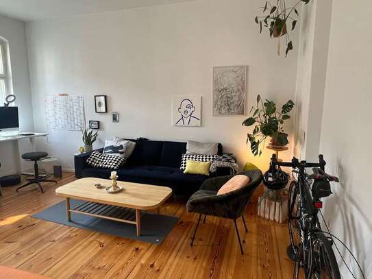 Charming 2-Room Furnished Apartment with Balcony in Gleimstr - Steps from Mauer Park. 11-months only