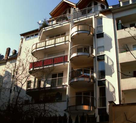 Blick über E-feld ! Lichtdurchflutete Neubau 3-Zi-85 qm Aufzug-Südbalkon-Garage