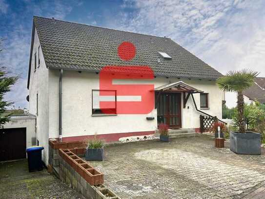 Investition oder Eigenbedarf ? 
Renovierungsbedürftiges Dreifamilienhaus sucht neue Besitzer