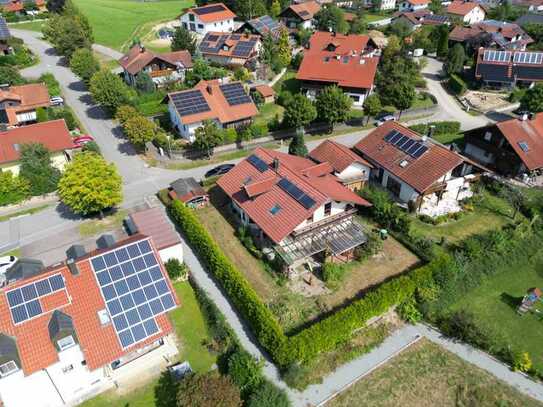 Familienidyll: Charmantes Haus mit viel Platz und idealer Lage mit Einliegerwohnung