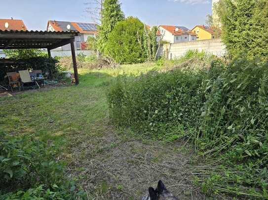 Achtung Bauträger !Gelegenheit ! Großes Grundstück mit vielen Möglichkeiten der Bebauung