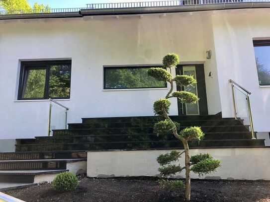 *Haus im Haus* Wohnen mit Hauscharakter in neu gestalteter Villa im Johanniswald mit eigenem Garten