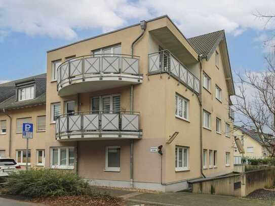 Haus-im-Haus-Flair in Hürth: 4-Zi-Maisonettewohnung mit 3 Balkonen u. 2 TG Plätze