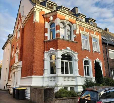 Jugenstil Altbau - Mehrfamilienhaus zwei Zimmer Wohnung