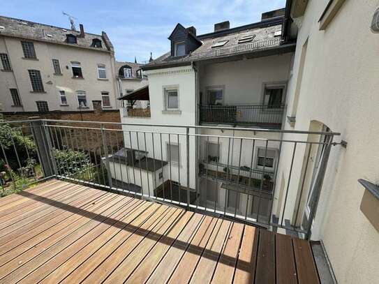 Großzügige 3-Zimmer-Altbauwohnung mit Balkon in bester Lage!