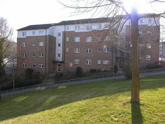 Helle 3 Zimmerwohnung mit sonnigem Balkon in der Glatzerstraße