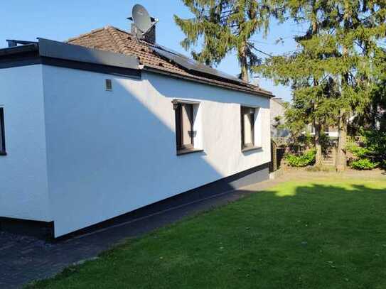 Alleinstehendes Häuschen Nähe Uhlenhorst mit Balkon und Terrasse