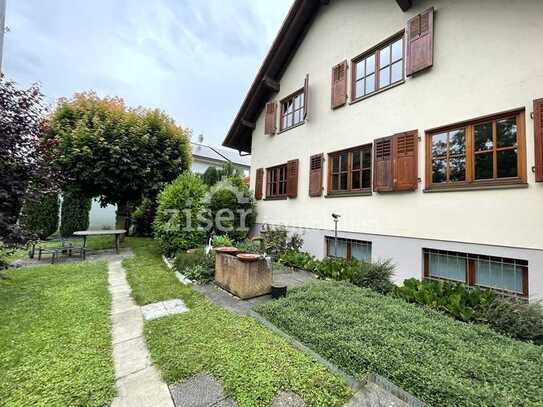 Exklusives Einfamilienhaus mit schöner Gartenanlage