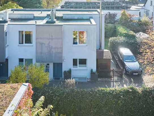 Doppelhaushälfte im Townhouse-Stil: Urbanes Leben in ruhiger Lage Niederschönhausens