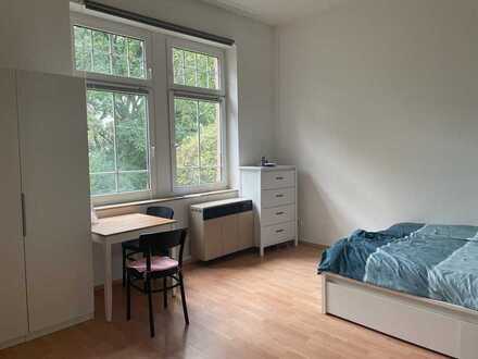 Sanierte 1-Zimmer Wohnung! Leben im Altbau in ruhiger Wohnlage