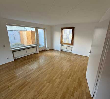 3-Zimmer-Wohnung in Augsburg direkt an der Fuggerei mit Dachterrase (1.OG)