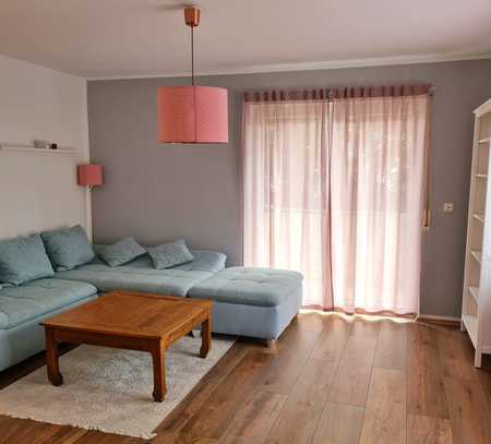 Exklusive, vollständig renovierte 2,5-Zimmer-Wohnung mit Balkon und Einbauküche in Ober-Ramstadt.